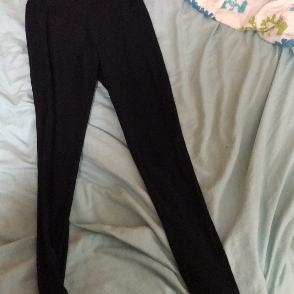 i am selling lula roe leggings